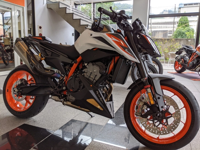 Ktm 890 duke r chuẩn bị gia nhập thị trường roadster việt nam cạnh tranh z900