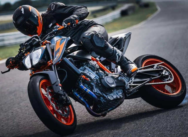 Ktm 890 duke r chuẩn bị gia nhập thị trường roadster việt nam cạnh tranh z900