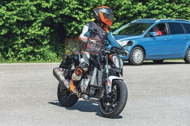 Ktm 990 duke 2023 tiếp tục lộ diện khi đang thử nghiệm