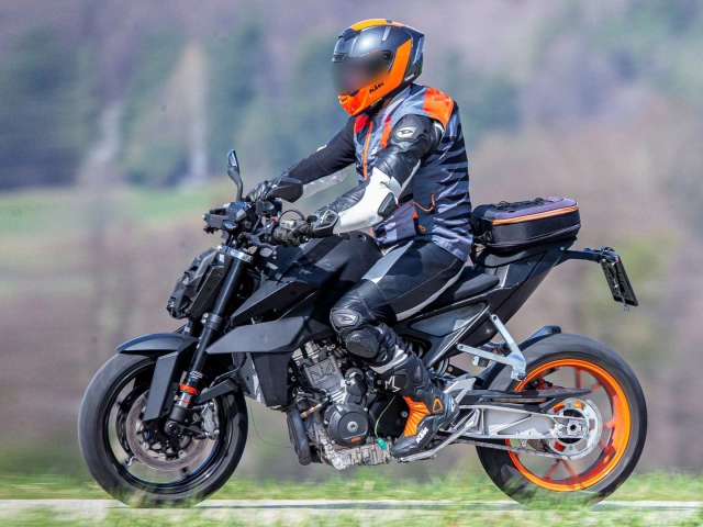 Ktm 990 duke 2023 tiếp tục lộ diện khi đang thử nghiệm