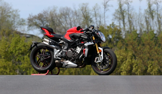 Kỷ lục 600 mô hình mv agusta brutale 1000 và superveloce 800 được bán hết trong một vài ngày