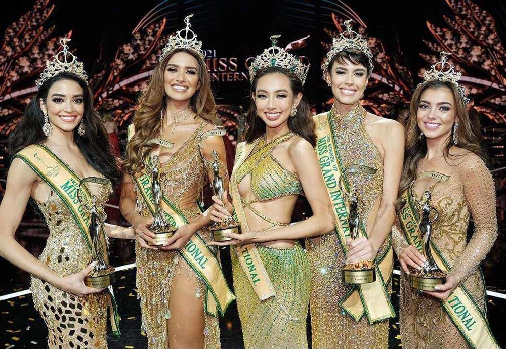 Lần đần tiên trong lịch sử miss grand thailand trượt top do quá ốm hay chọn đồ mắc lỗi