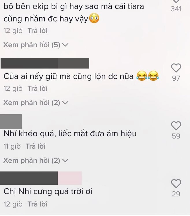 Lần đầu tiên trong lịch sử làng nhan sắc việt hai nàng hậu đội nhầm vương miện của nhau