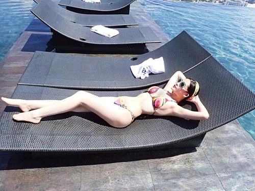 Lê âu ngân anh diện bikini 19 triệu tôn toà thiên nhiên quyến rũ