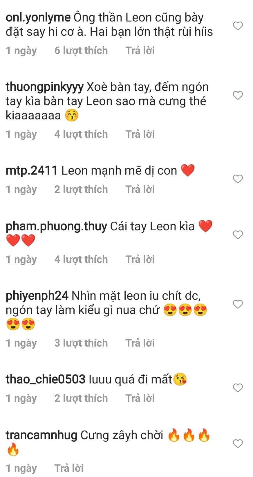 Leon nhóc tỳ siêu tình cảm của mẹ hồ ngọc hà 6 tháng tuổi đã biết ra dấu chụp ảnh