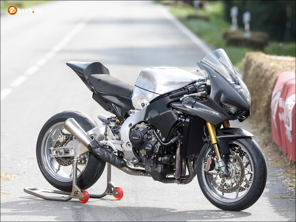 Lộ diện fireblade sp hầm hố trên đường đua drag-race