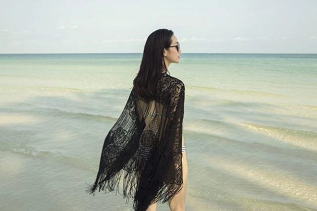 Mặc đồ thể thao tạo dáng chụp ảnh người tình tin đồn của trường giang lộ rõ khuyết điểm