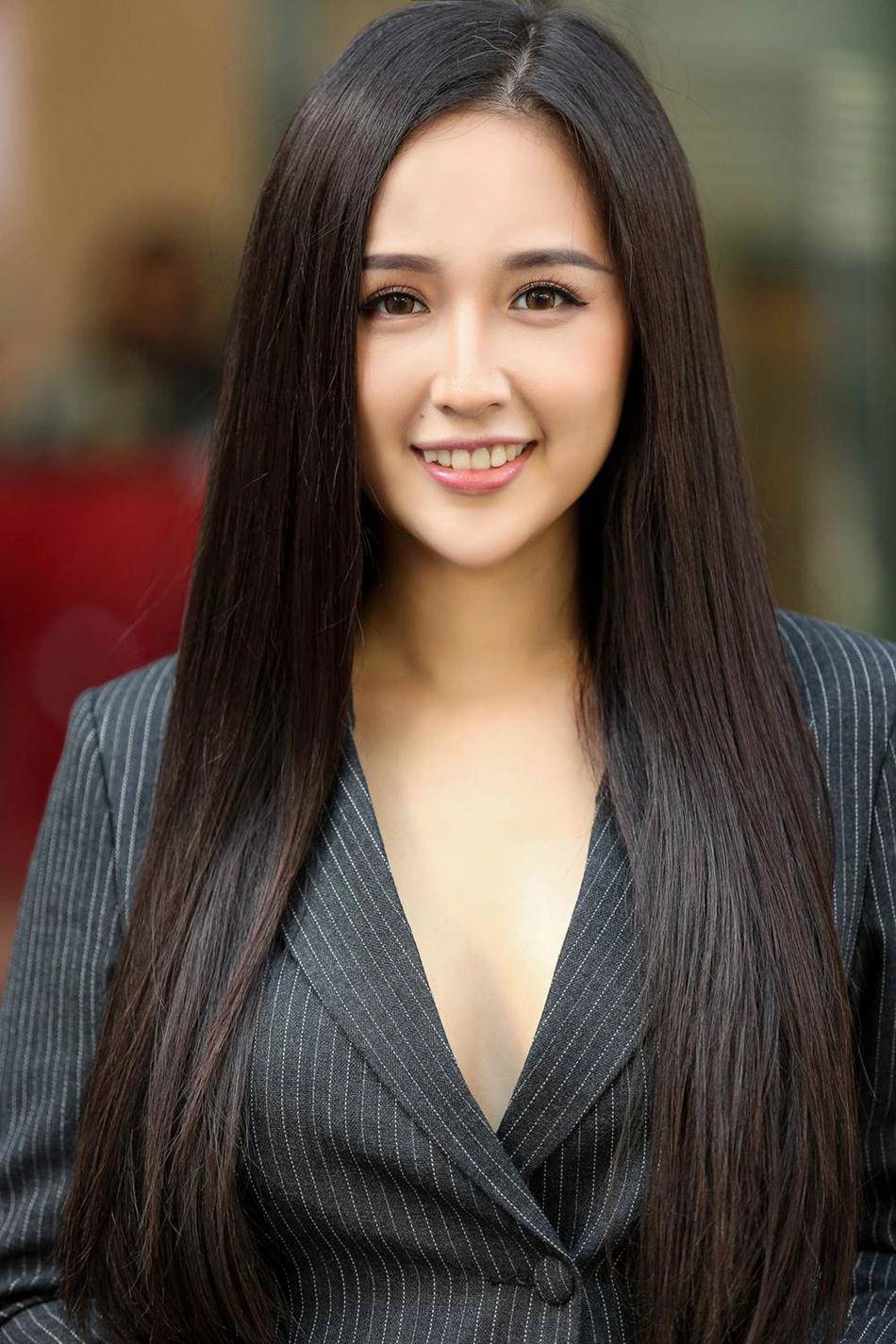 Mai phương thúy diện đồng hồ tiền tỷ tìm ra những thí sinh miss world việt nam đầu tiên