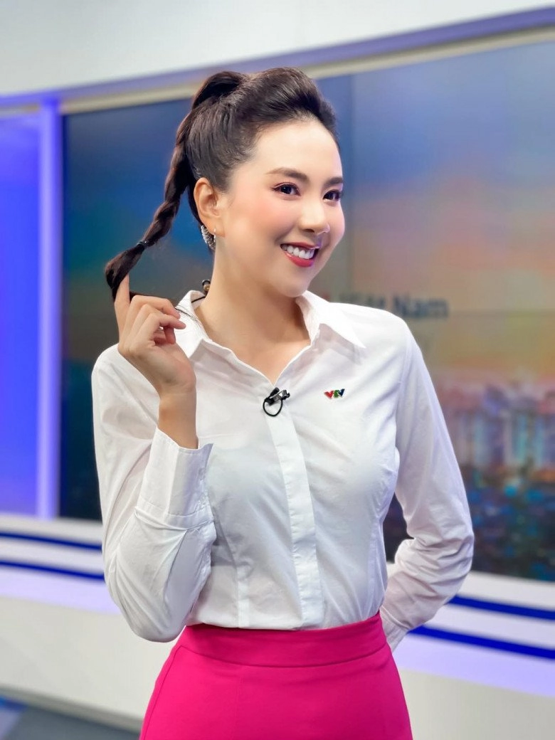 ngọc nữ vtv mỗi năm mặc hơn 500 váy áo không trùng nhau