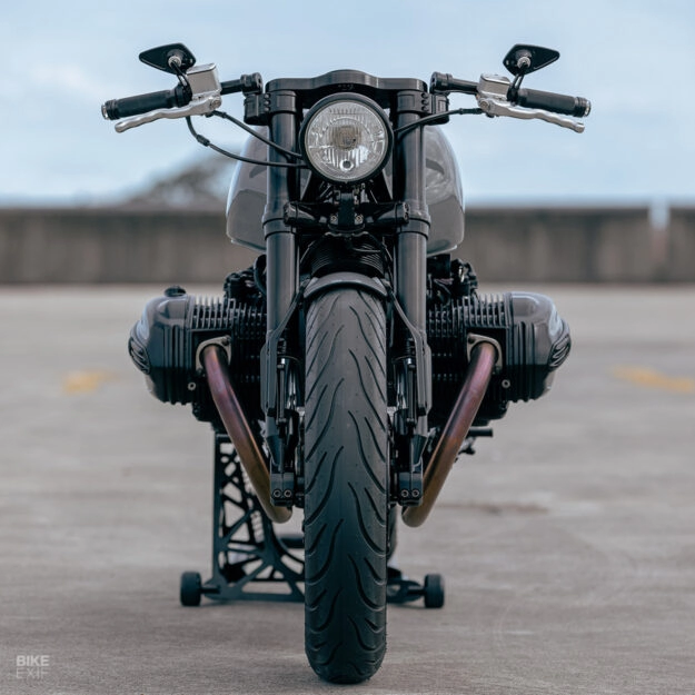 Một chiếc bmw rninet độ cafe racer của deus