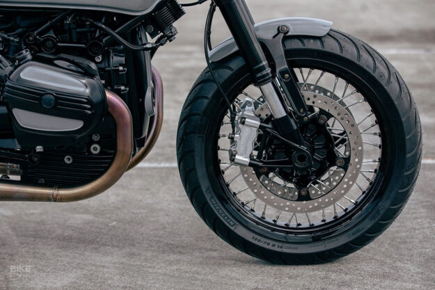 Một chiếc bmw rninet độ cafe racer của deus