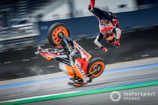 motogp 2019 marc marquez bắt buộc phẫu thuật vai bên phải