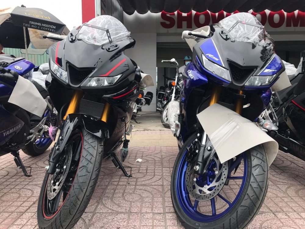 Mua yamaha r15 v3 tặng voucher 5tr cùng giá cực sốc chỉ còn 77 triệu đồng