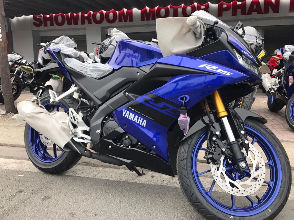 Mua yamaha r15 v3 tặng voucher 5tr cùng giá cực sốc chỉ còn 77 triệu đồng