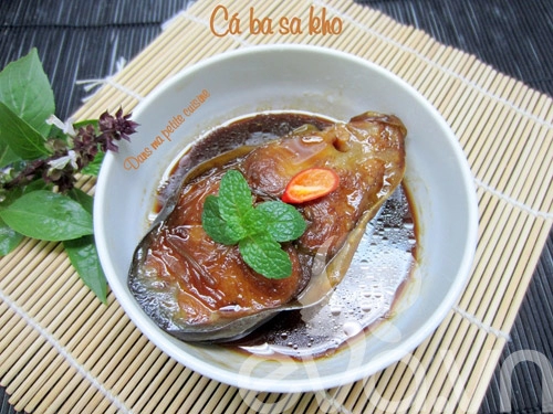 Ngon cơm cùng cá ba sa kho hành ớt