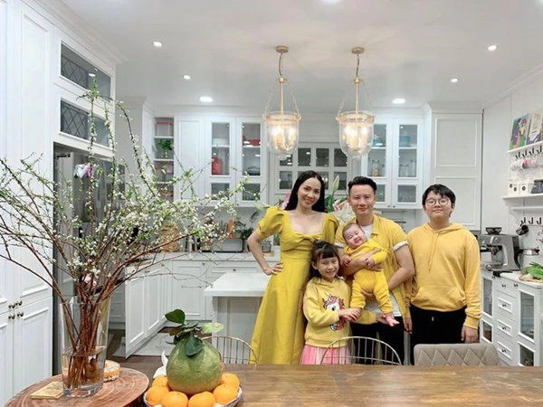 Nhà celeb phòng bếp của tăng thanh hà đông nhi và dàn sao việt gọn gàng sang trọng thấy mê