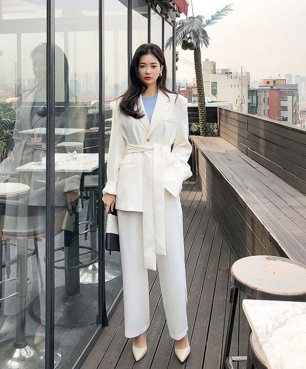 Những kiểu áo blazer đẹp và thanh lịch chị em diện đi làm vào mùa thu này là hợp nhất