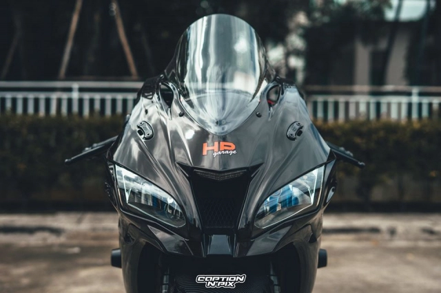 Ninja zx-10r độ ấn tượng với phong cách black carbon