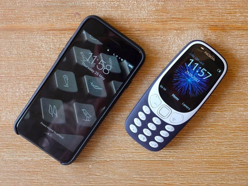 Nokia 3310 đọ camera iphone 7 đâu là trứng đâu là đá