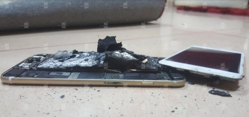 Nóng apple iphone 6s lại phát nổ sau khi sạc pin