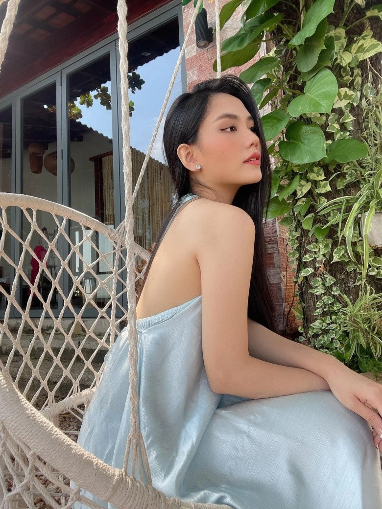 Nữ gia sư xinh đẹp đi thi miss world việt nam được chú ý vì nhan sắc trong trẻo tinh khôi