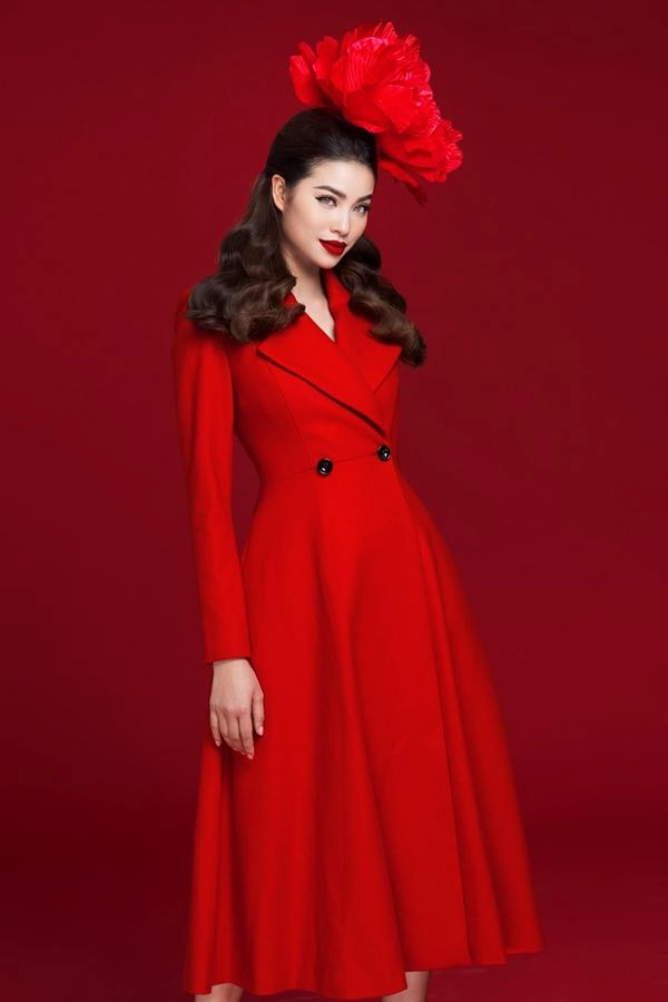 Nữ hoàng nghiện đầm đỏ của showbiz việt đích thị là phạm hương