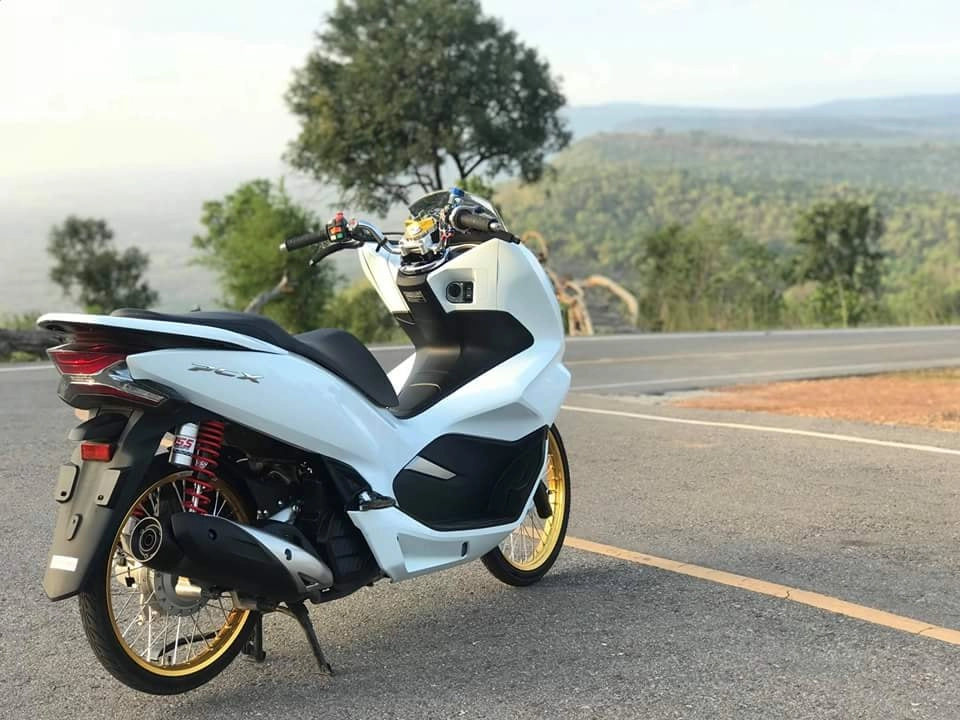 Pcx 150 2018 độ mang vẻ đẹp giản đơn của biker xứ chùa vàng