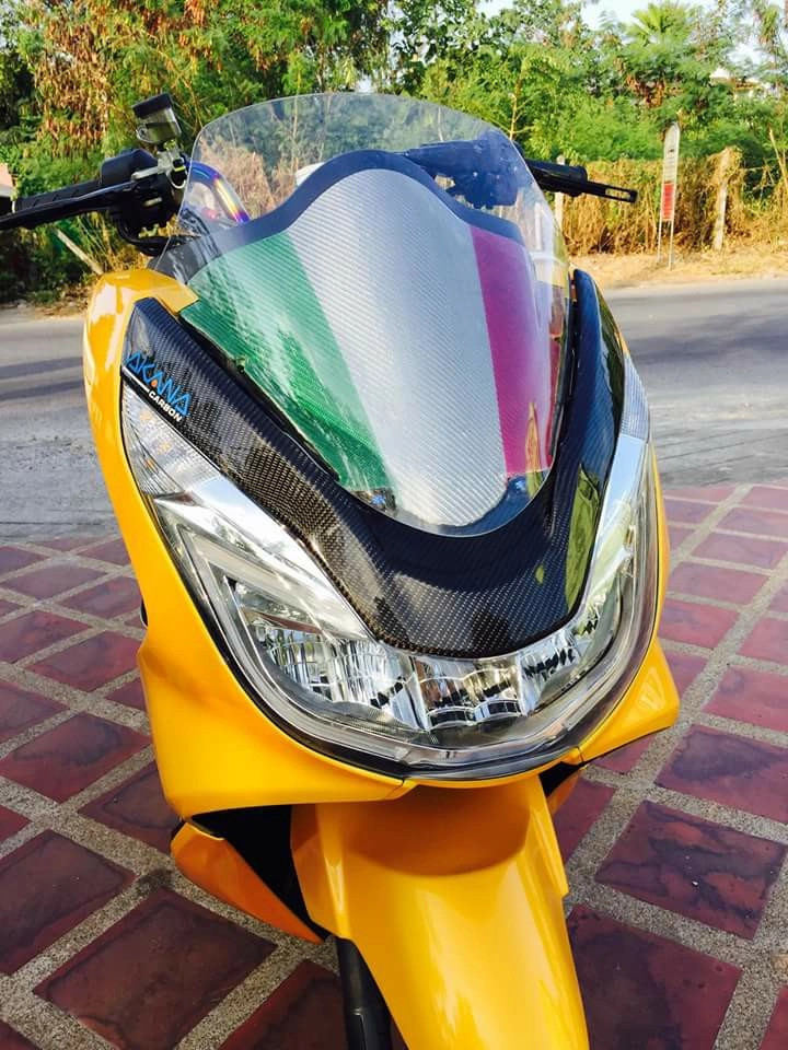 Pcx 150 độ tone vàng chói lóa của biker xứ sở chùa vàng