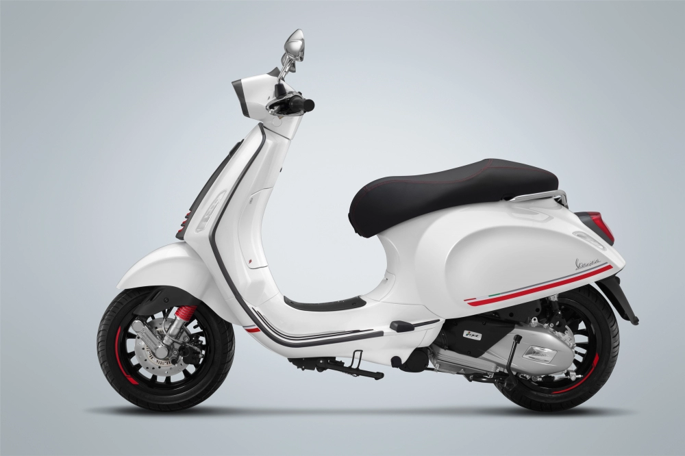 Piaggio ra mắt vespa sprint carbon 2019 giá 785 triệu đồng