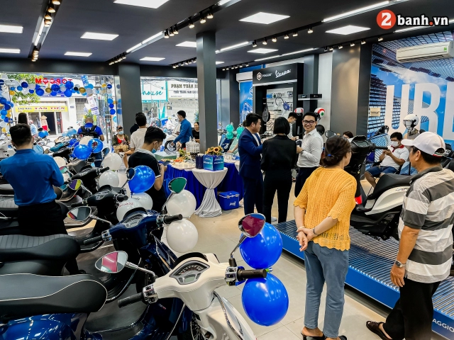 Piaggio topcom cmt8 ra mắt với nhận diện thương hiệu mới motoplex