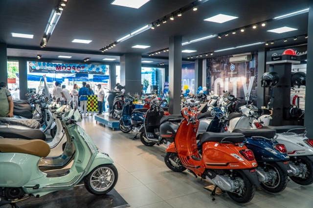 Piaggio topcom nguyễn văn trỗi lột xác với nhận diện thương hiệu mới motoplex