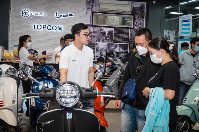 Piaggio topcom nguyễn văn trỗi lột xác với nhận diện thương hiệu mới motoplex