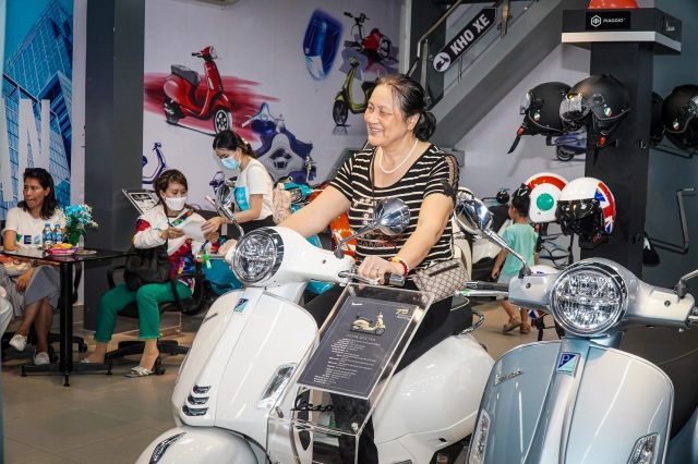 Piaggio topcom nguyễn văn trỗi lột xác với nhận diện thương hiệu mới motoplex