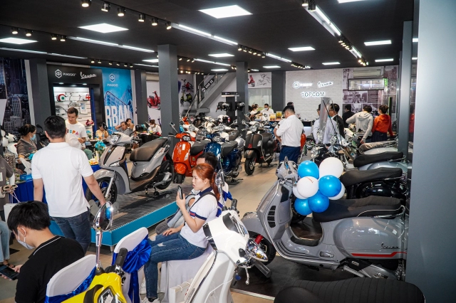 Piaggio topcom nguyễn văn trỗi lột xác với nhận diện thương hiệu mới motoplex