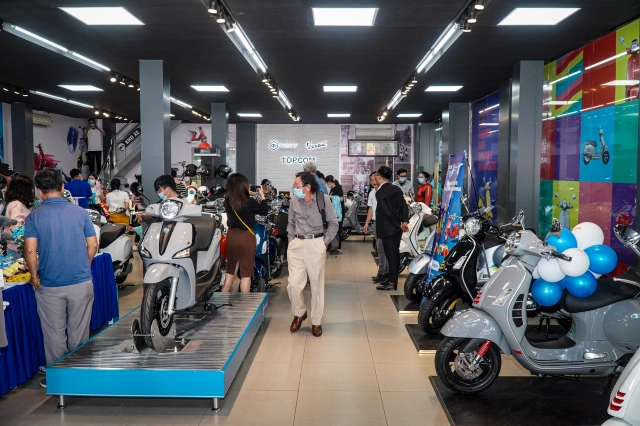 Piaggio topcom nguyễn văn trỗi lột xác với nhận diện thương hiệu mới motoplex