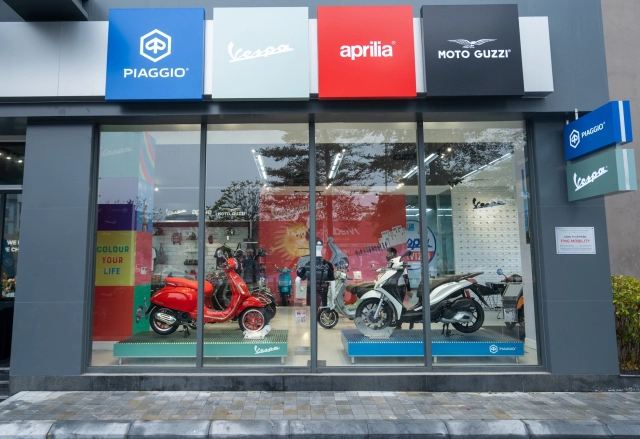 Piaggio việt nam tiếp tục khai trương showroom motoplex ở hà nội