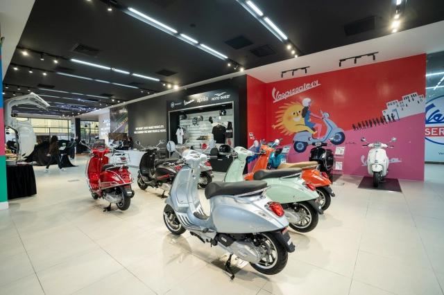 Piaggio việt nam tiếp tục khai trương showroom motoplex ở hà nội