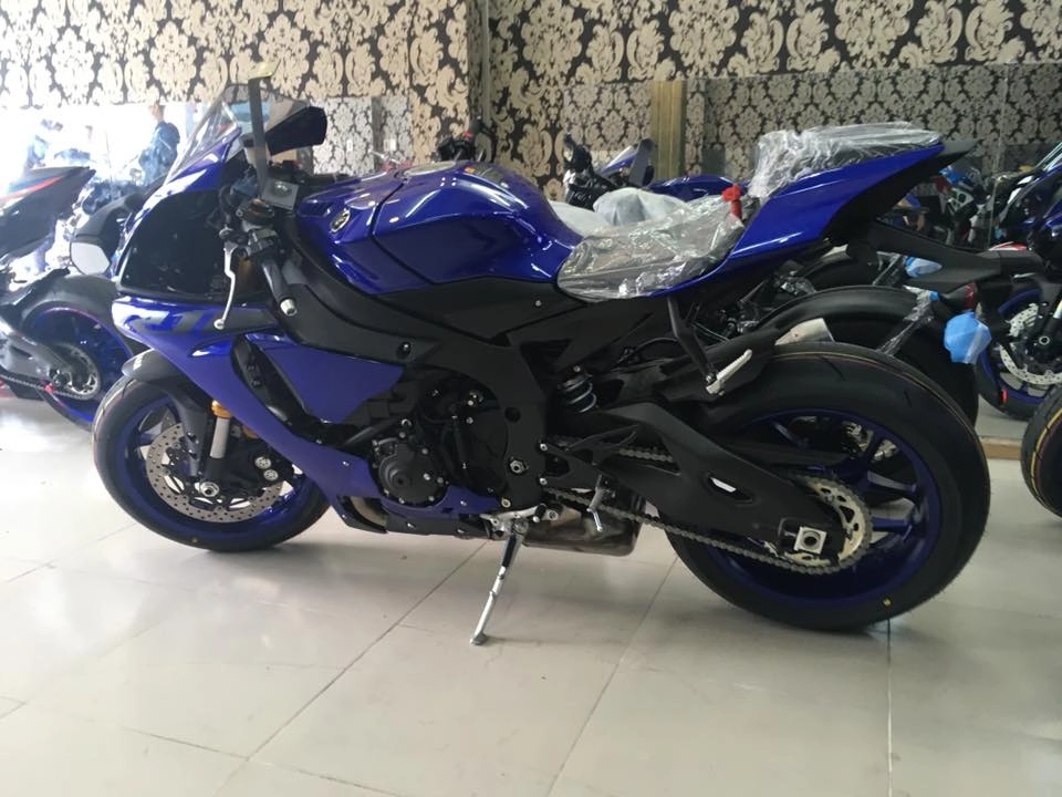 R1 2018 abs châu âu đầu tiên về vn và còn nhiêu siêu phẩm đầu tiên về tại kenmotor với sự ủng hộ và