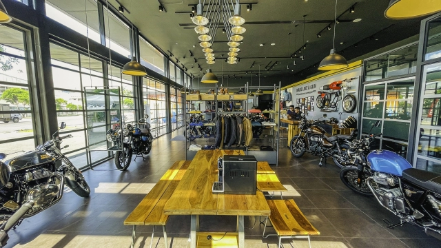 Royal enfield khai trương showroom mới trình làng 3 dòng xe hoàn toàn mới