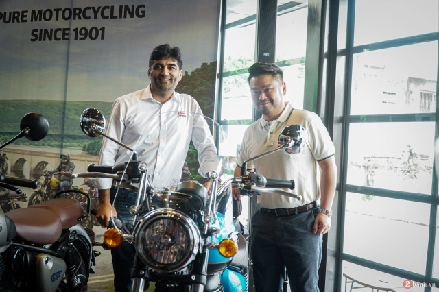 Royal enfield khai trương showroom mới trình làng 3 dòng xe hoàn toàn mới