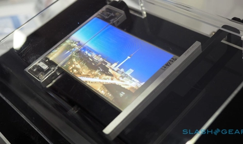 Samsung công bố màn hình điện thoại cuộn như tờ giấy