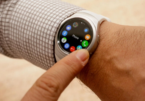 Samsung gear s2 đối đầu apple watch