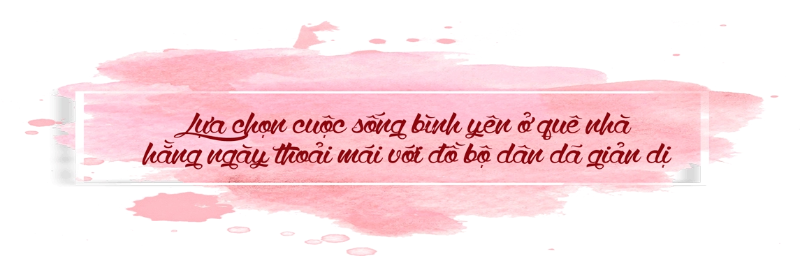 Sao biến đổi nữ hoàng cảnh nóng che thân chỉ bằng mảnh vải giờ thích đồ bộ thôn quê