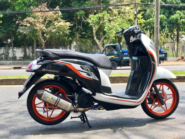 Scoopy độ chất lừ khiến người xem say nắng