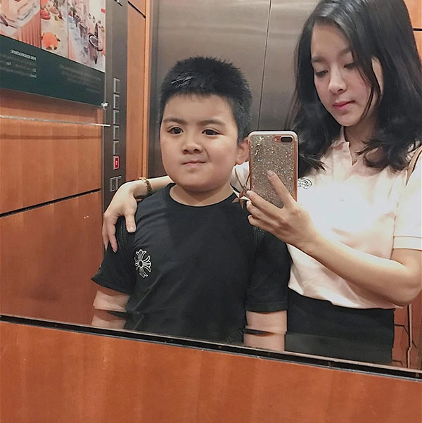 Single mom u30 lào cai 8 năm vất vả nuôi con vẫn như gái 16 đi với con ai cũng tưởng chị em