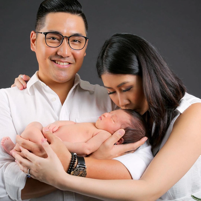 Sinh con cho chồng philippines em chồng tăng thanh hà có quan điểm dạy con ai cũng khen