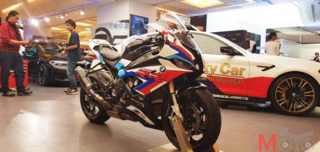 Soi chi tiết bmw s1000rr official bike motogp tại thái lan