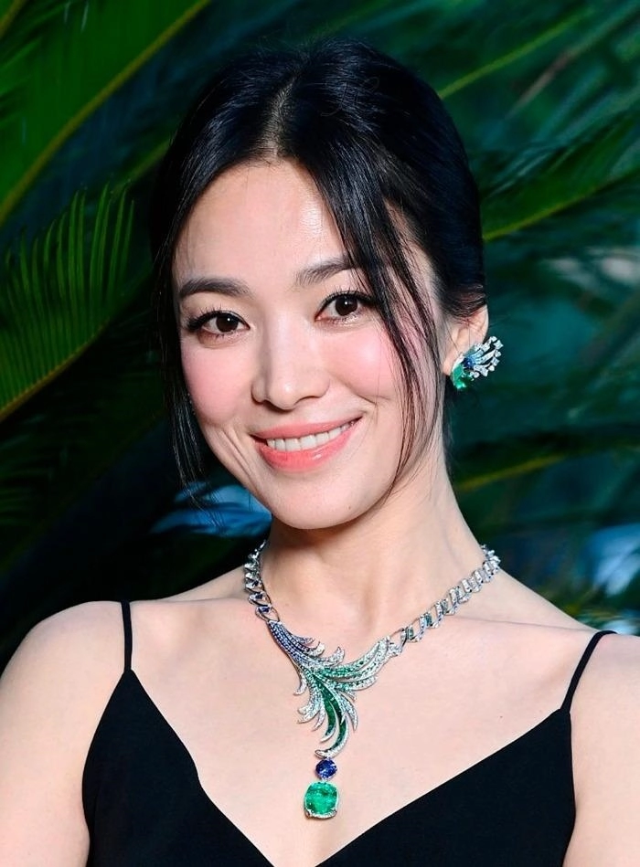 Song hye kyo trên ảnh với lên phim như 2 người khác nhau biểu tượng nhan sắc cũng đến lúc xuống cấp