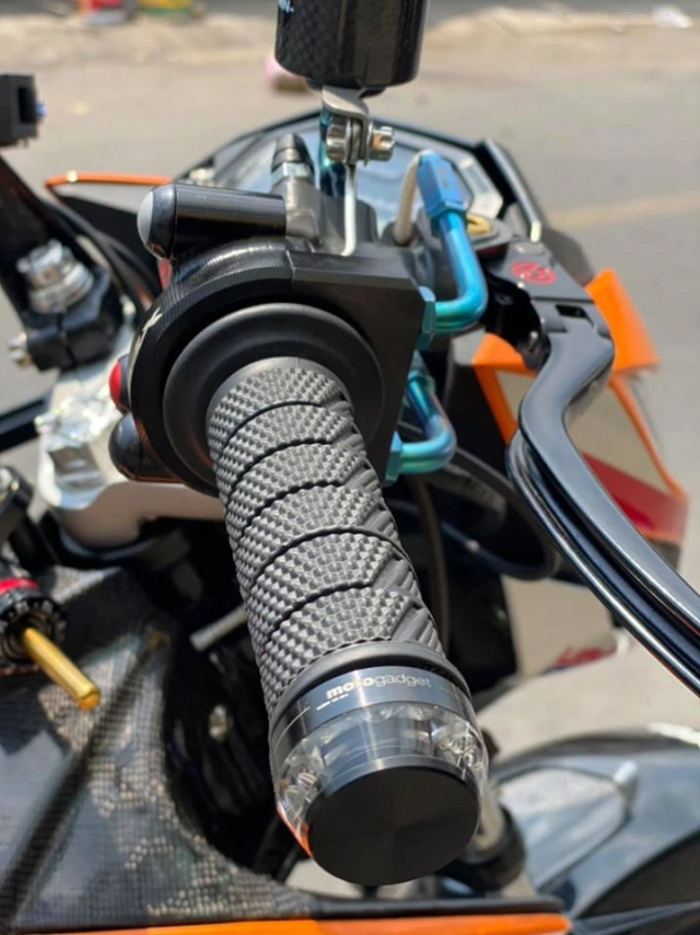 Sonic 150 đầu tiên độ mâm carbon fiber mà tôi được nhìn thấy