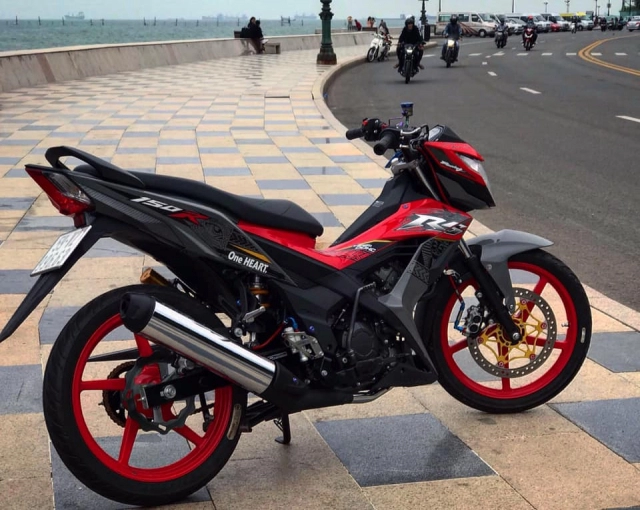 Sonic 150 độ vừa độc vừa đỉnh với cùm công tắc của multistrada 1200